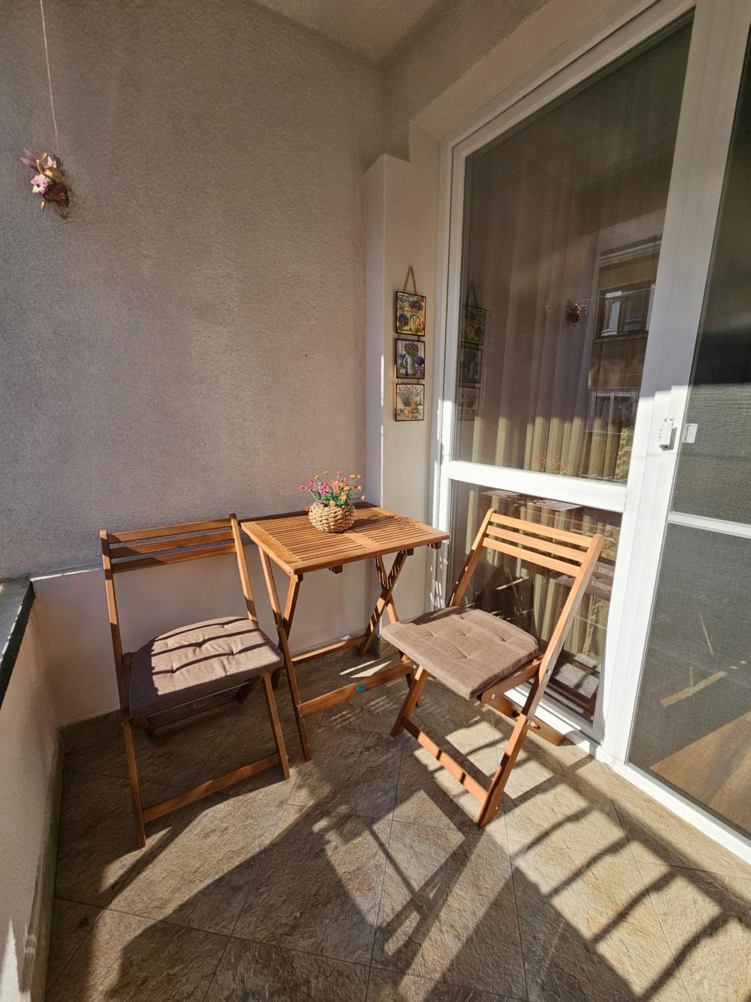 Bright Inn - Holiday & Business Apartment Sofia Luaran gambar