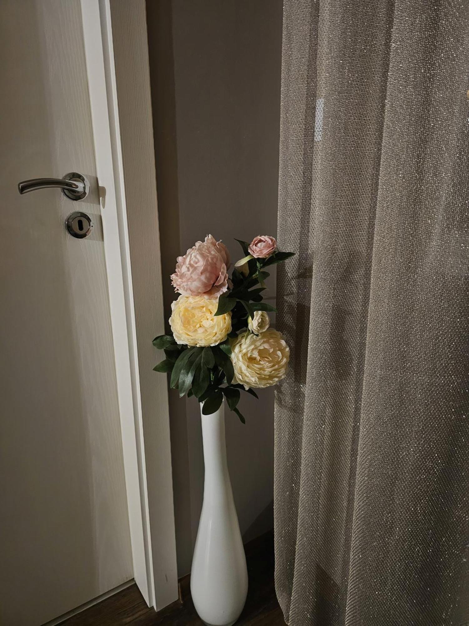 Bright Inn - Holiday & Business Apartment Sofia Luaran gambar